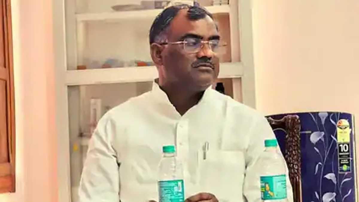 अखिलेश के पास काम नहीं, तभी लगाते हैं अनर्गल आरोप : गिरीश चन्द्र अखिलेश के पास काम नहीं, तभी लगाते हैं अनर्गल आरोप : गिरीश चन्द्र